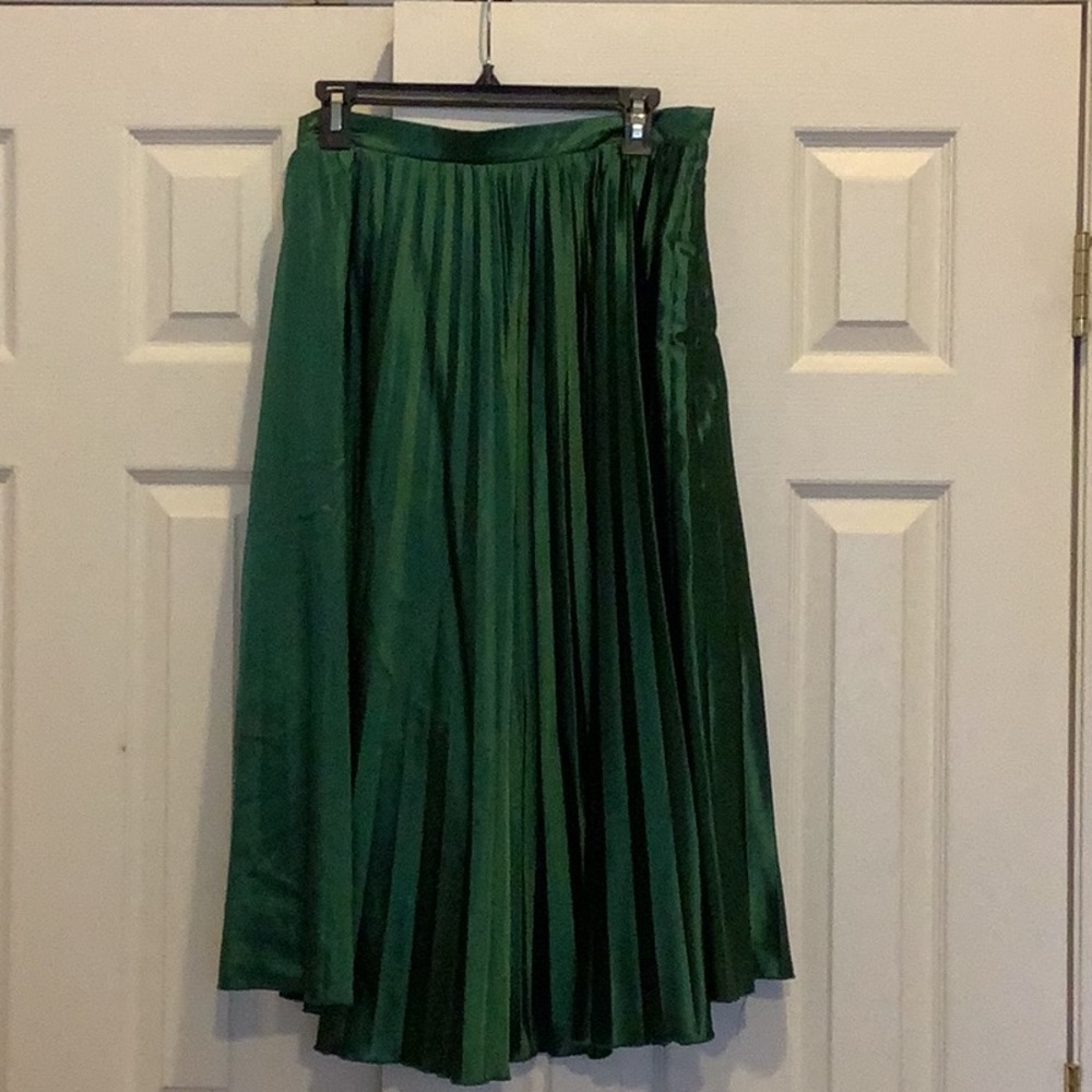 Forest green satin pleated skirt